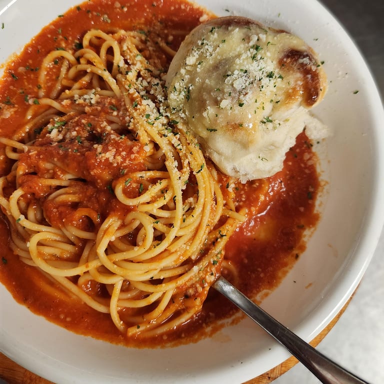 Delicious Spaghetti and More Italian Classics